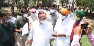 भाखड़ा नहर में सिंचाई पानी पूरा उपलब्ध करवाने की मांग, प्रभारी मंत्री को सौपा ज्ञापन