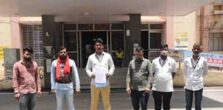 वैश्विक महामारी के दौर में कार टेक्सी ड्राइवरों ने की सहायता की मांग