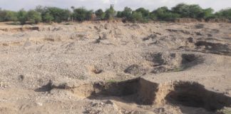 खारी नदी की छाती में गहरे घाव