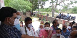 विधायक सांखला के नेतृत्व में उपखंड अधिकारी शर्मा को सौंपा ज्ञापन