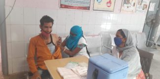 वैक्सीन लगवाने के लिए युवाओ में जोश