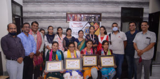 लॉयन्स क्लब सिटी ने किया महिला अधिकार फाउण्डेशन के पदाधिकारियों का सम्मान