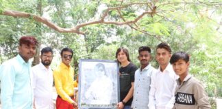 ढीकोला गांव के आर्टिस्ट शिव माली ने फेमस भजन गायक भगवत सुथार का नाथद्वारा जाकर किया सम्मान