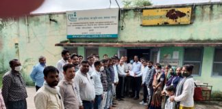 सहायक निदेशक को कृषि पर्यवेक्षको ने 18 सूत्री मांगों को लेकर मुख्यमंत्री के नाम ज्ञापन