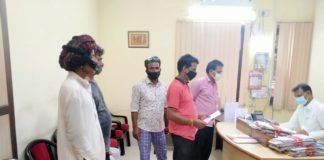 ग्राम पंचायत की अव्यवस्थाओं से परेशान हो लामबंद हुए लोग