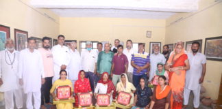 एएनएम व आशा कार्यकर्ताओं का किया सम्मान