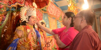 भगवान श्रीराम का हुआ राज्यभिषेक, विकास जैन की किस्मत में आया चांदी का सिक्का