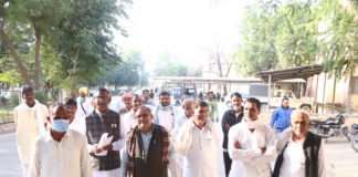 शिविर लगाकर प्रशासन किसानों को दे मुआवजा – किसान