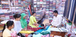 दीपावली पर बाजारों में लोटी खुशियों की बहार, करोड़ों का हुआ व्यापार