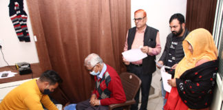 निःशुल्क स्वास्थय शिविर का आयोजन, 145 मरीजों के हुई स्वास्थय की जांच