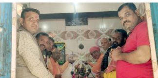 शनि अमावस्या पर शनि भगवान का तेलाअभिषेक