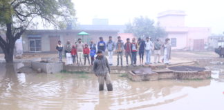 कागजो में नाली व सड़क निर्माण समपन्न, वास्तविकता कुछ और