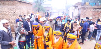 श्रीगुरू गोबिंद सिंह के प्रकाशोत्सव पर विशाल नगरकीर्तन निकाला