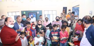 मानवता की भलाई में जुटे डेरा सेवादार औरों के लिए मिसाल