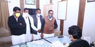 भाखड़ा नहरों में पानी छोड़ने की मांग, किसानों ने सौंपा ज्ञापन