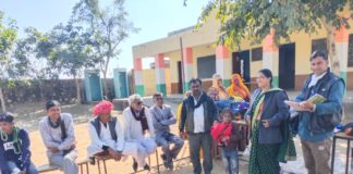 भामाशाह हेमराज मीणा द्वारा 81छात्र छात्राओं को जर्सिया वितरित