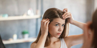 20 की उम्र में बालों के सफेद होने से परेशान तो अपनाएं ये दादी का नुस्खा