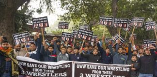 साक्षी, बजरंग और विनेश पर जूनियर रेसलर्स ने लगाए गंभीर आरोप, शुरु हुआ नया धरना, जानें मामला?