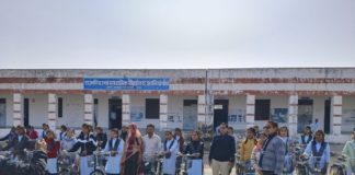 अरनिया घोड़ा में 34 साइकिल का वितरण