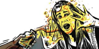 वैलेंटाइन डे पर प्रपोजल एक्सेप्ट नहीं किया युवती पर चाकू से हमला, तेजाब फेंका