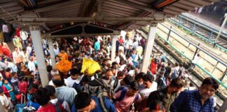 Patna Railway: ये कैसी महाकुंभ की दीवानगी? पटना स्टेशन पर भीड़ से हड़कंप, देखें VIDEO