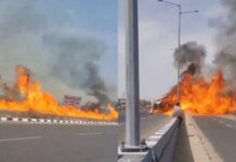 राजस्थान के जालोर जिले में तेल से भरा टैंकर पलटा, ड्राइवर जिंदा जला