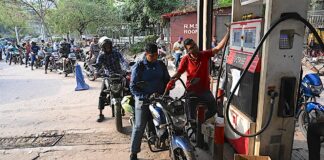 पश्चिम एशिया जंग के बीच सरकार का बड़ा फैसला: पेट्रोल-डीजल पर 10 रुपये एक्साइज ड्यूटी कम