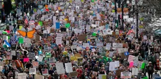 ट्रम्प के खिलाफ सड़कों पर उतरे अमेरिकी, 50 राज्यों में हुआ No Kings Protest, जानें क्या हैं मांगें?