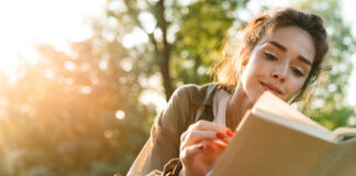 कॉन्फिडेंस बढ़ाने वाली ये हैं 3 बेस्ट किताबें, जो बदल देंगी आपकी सोच