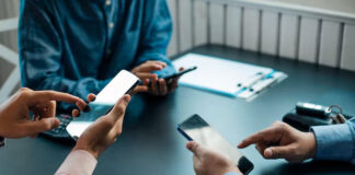 मोबाइल डेटा यूज करना हो सकता है महंगा! सरकार टैक्स लगाने की तैयारी में