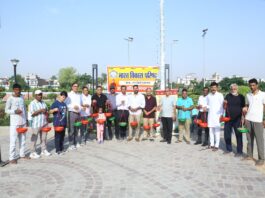 भीषण गर्मी में पक्षियों के लिए राहत बनी पहल, सेंट्रल पार्क में लगाए 31 परिंडे