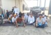 वीडी मोटर्स पर धरना, बोलेरो कैंपर की रिपेयरिंग में देरी से भड़का आक्रोश