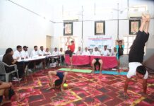 60 प्रतिभागियों ने दिखाया योग का दम, विजेताओं को किया सम्मानित