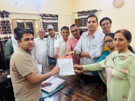 *इंदिरा कॉलोनी व सूर्य नगर की विद्युत समस्याओं पर निगम से हुई वार्ता*