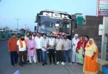 जय महाकाल के जयकारों के साथ रवाना हुई श्री नीम करौली सेवा समिति की चौथी धर्मयात्रा