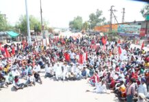 गेहूँ खरीद समस्याओं को लेकर किसानों का उग्र आंदोलन
