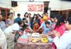 मातृ दिवस पर अनाथ बच्चों और बुजुर्ग माताओं के बीच बंधा स्नेह का रिश्ता