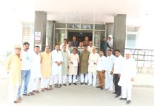सोना नहीं खरीदने के आवाहन के विरोध में सर्राफा व्यापारियों ने दिया ज्ञापन