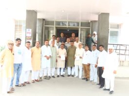 सोना नहीं खरीदने के आवाहन के विरोध में सर्राफा व्यापारियों ने दिया ज्ञापन