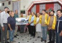 मातृत्व दिवस पर अपना घर वृद्ध आश्रम में बुजुर्ग माताओं का सम्मान, एलईडी भेंट