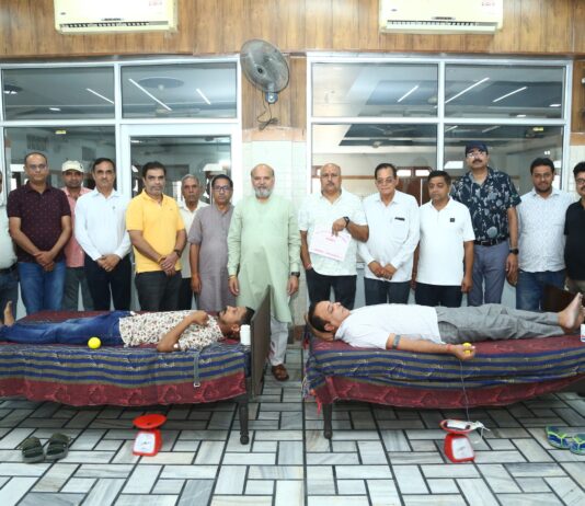 श्री अरुट जी महाराज जयंती पर लगा रक्तदान शिविर