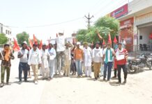 पेट्रोल-डीजल मूल्यवृद्धि के खिलाफ CPI(M) का जोरदार प्रदर्शन