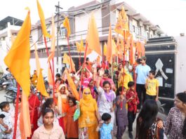 श्री शनि महाजन्मोत्सव पर निकली विराट ध्वज यात्रा