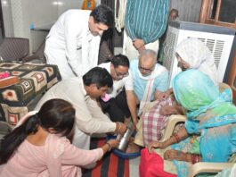 मातृत्व वंदन एवं मातृत्व पूजन कार्यक्रम में बुजुर्ग माताओं का सम्मान