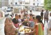 नई धान मंडी में आम रस भंडारे का आयोजन