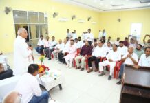 श्री विश्वकर्मा सामुदायिक भवन में सम्मान समारोह, समाज की एकता और सरकारी योजनाओं की दी जानकारी