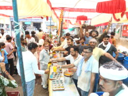 भीषण गर्मी में राहगीरों को राहत, श्री बालाजी सेवा समिति की छबील