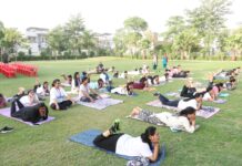 अंतरराष्ट्रीय योग दिवस पर विनय वाटिका में सामूहिक योगाभ्यास