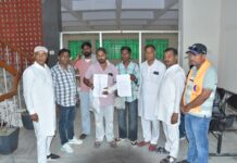 मजदूर संघ ने एसपी को सौंपा ज्ञापन, आरोपियों की गिरफ्तारी की उठाई मां