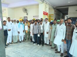गुणवत्ताहीन नहर निर्माण पर किसानों का विरोध, कार्य रुकवाने की मांग